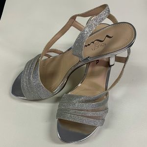 Touch Of Nina Sandal Glitter Silver Size 6.5